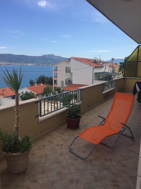 Apartment Karmen Trogir Exterior photo